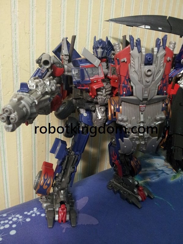 Transformers Jetwing Optimus Prime Black Ver  (13 of 17)